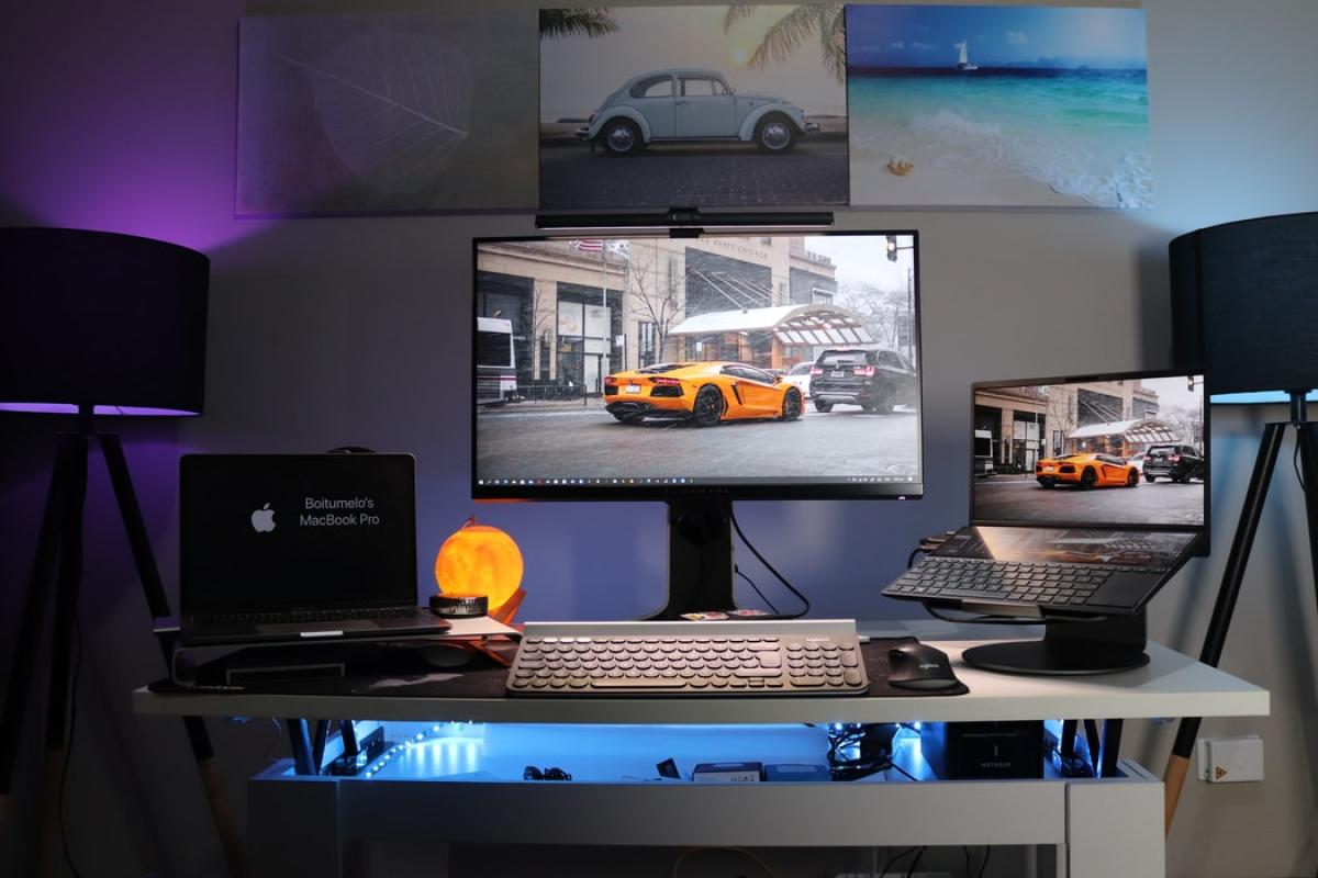 Car image displayed on a computer monitor